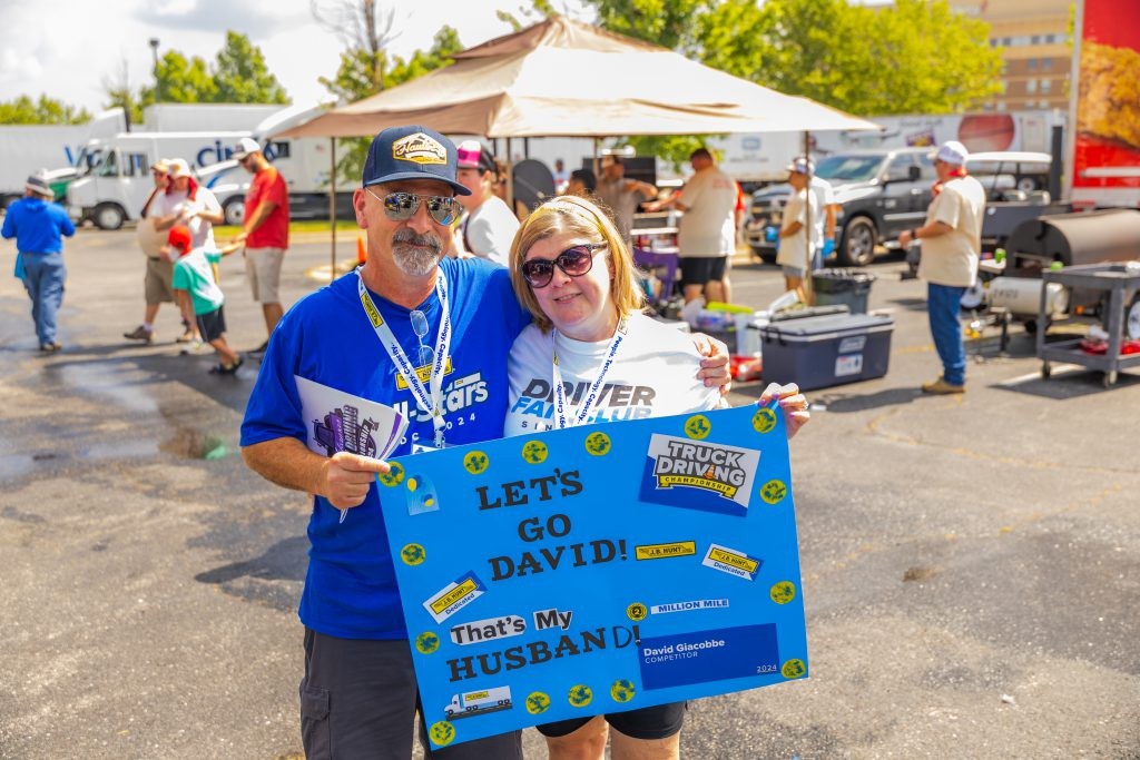 J.B. Hunt driver David takes a photo with his wife.